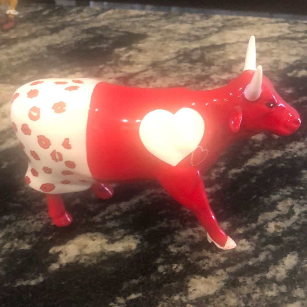 Moocho Amor (Retired) Cow Parade